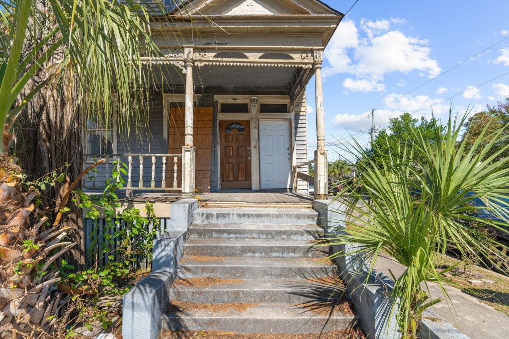 Photo of 10 Francis Street, Charleston, SC 29403 (MLS # 26026830)