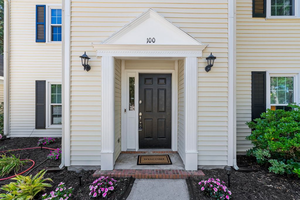 Photo of 100 Raith Road, Summerville, SC 29485 (MLS # 26014613)