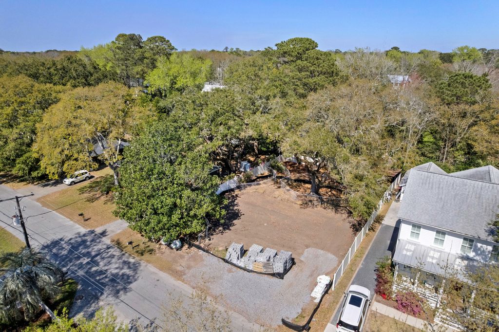 Photo of 1428 Goblet Avenue, Mount Pleasant, SC 29464 (MLS # 26008109)