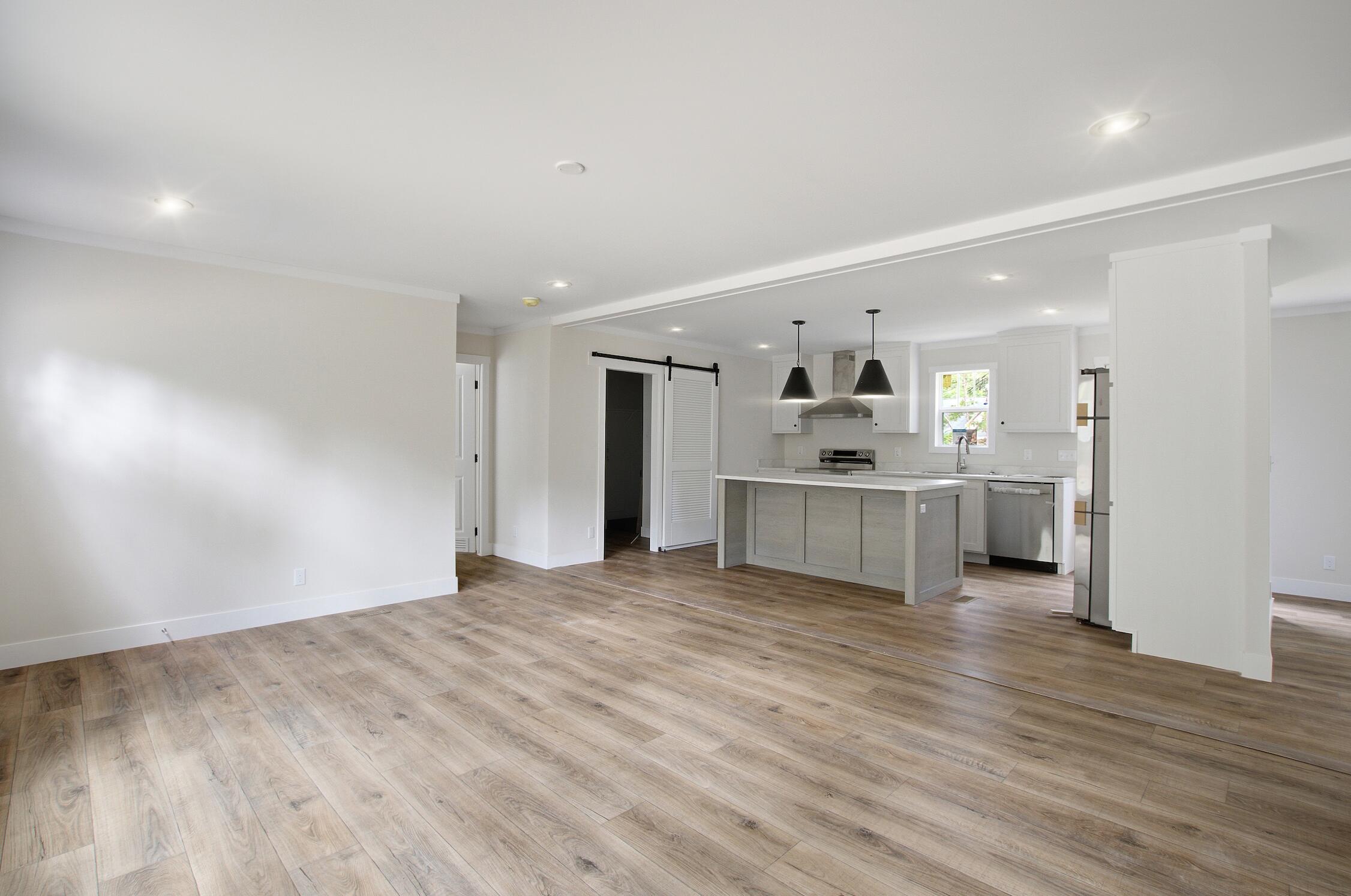 111 Amber Road