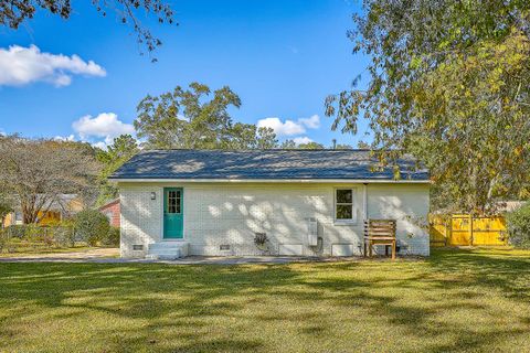 A home in North Charleston