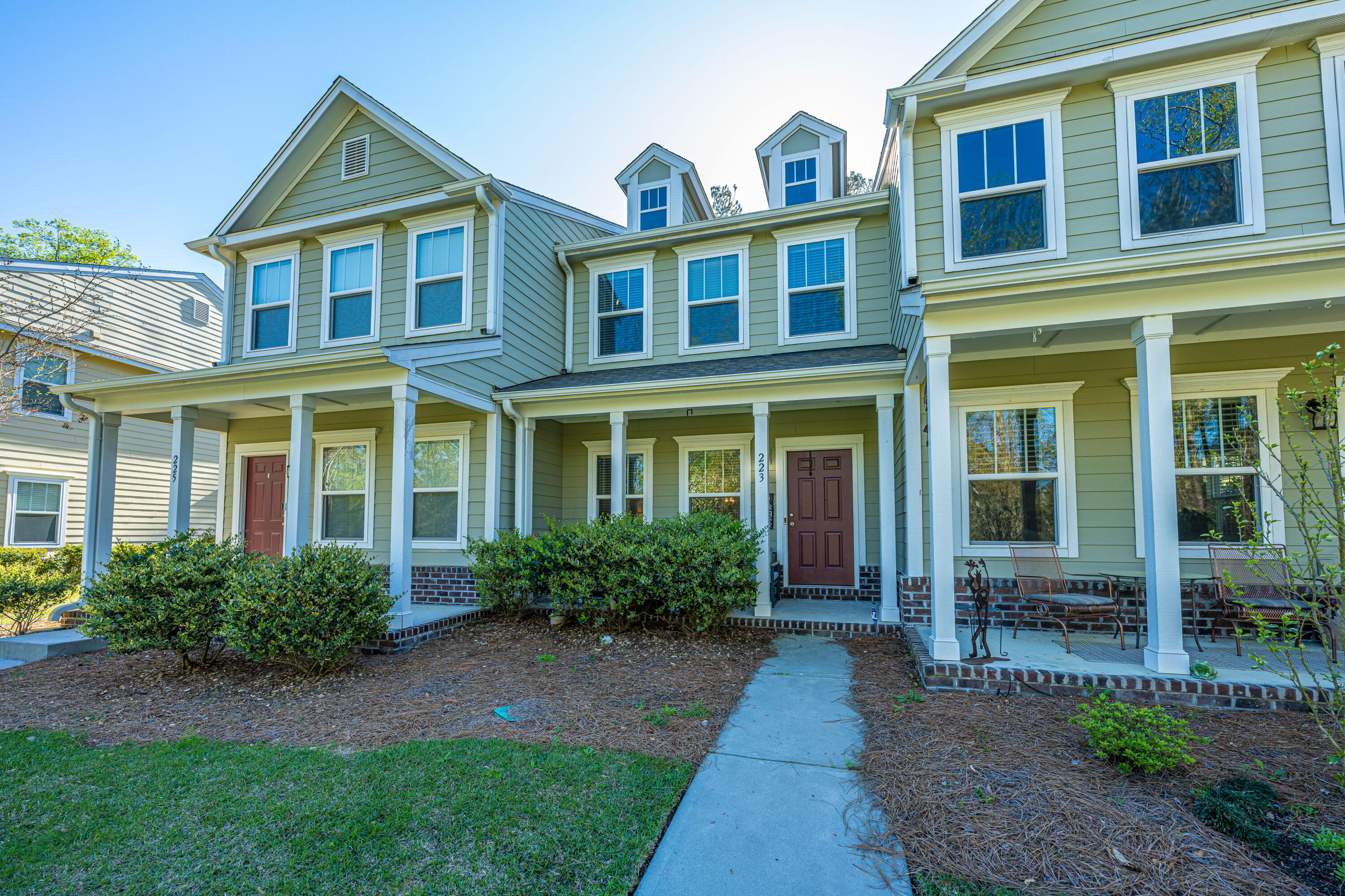 Photo 1 of 37 of 223 Bennett Lane townhome
