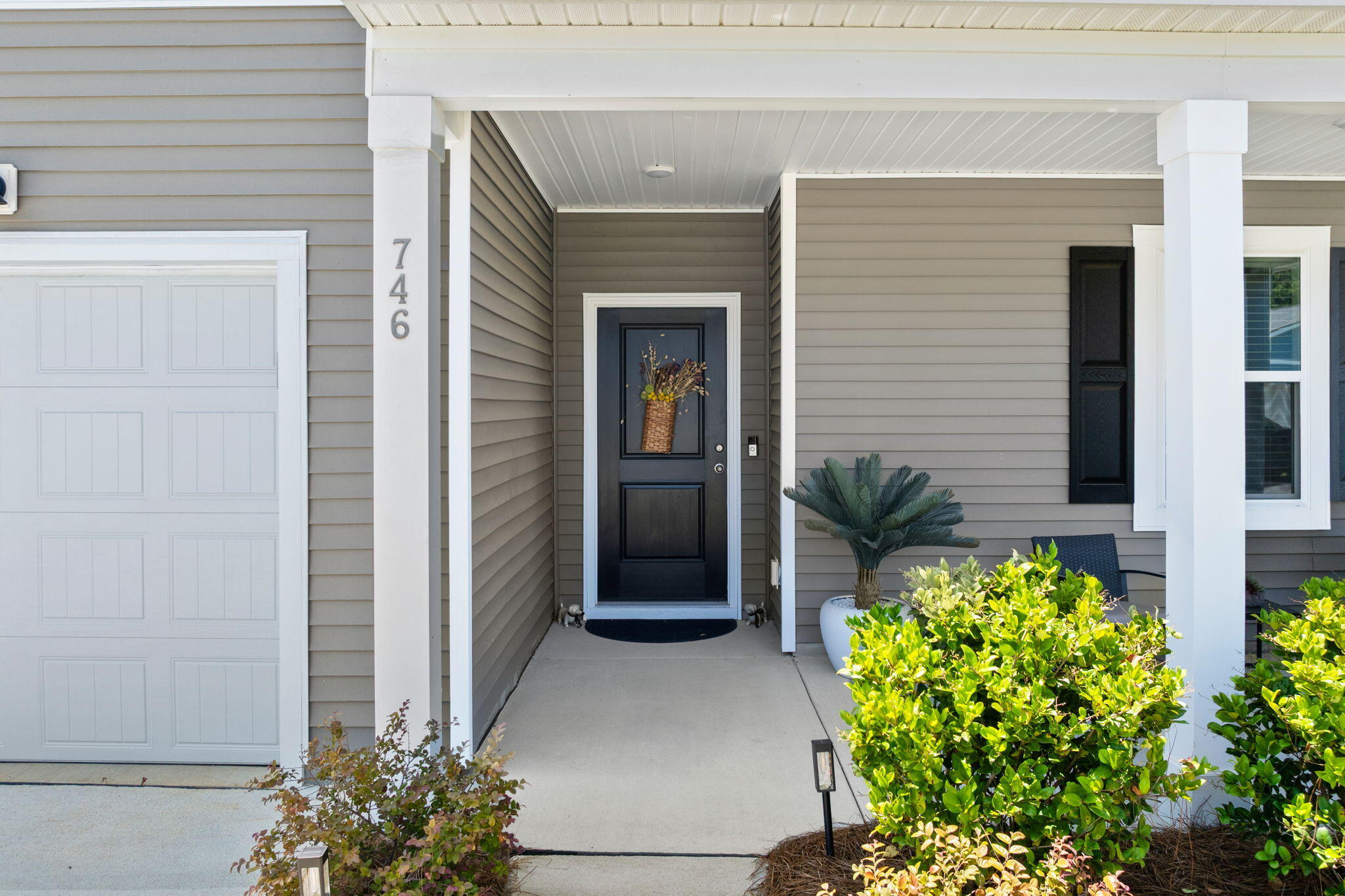 746 Meadowbrook Lane