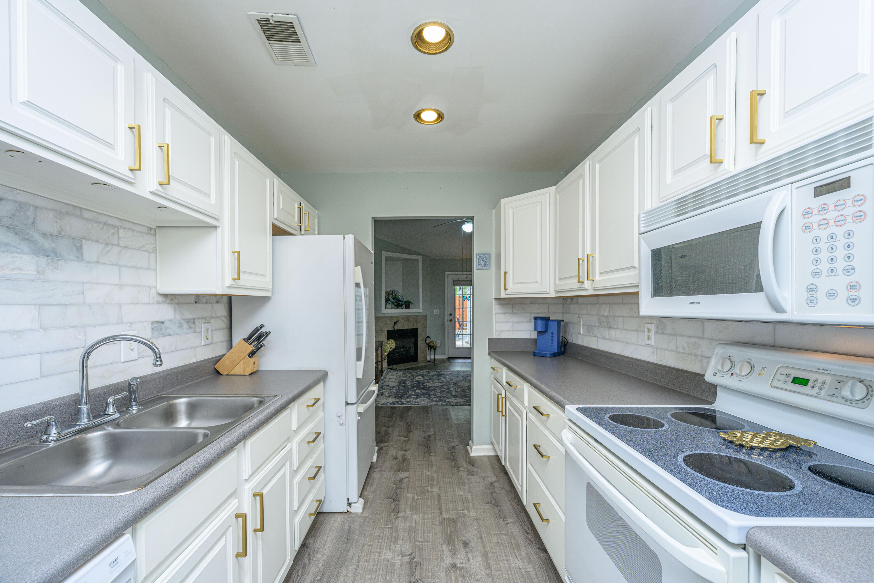 1407 Amanda Park Lane