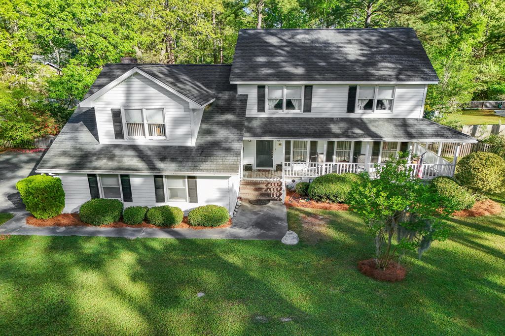 Photo of 117 Ashley River Drive, Summerville, SC 29485 (MLS # 26009560)