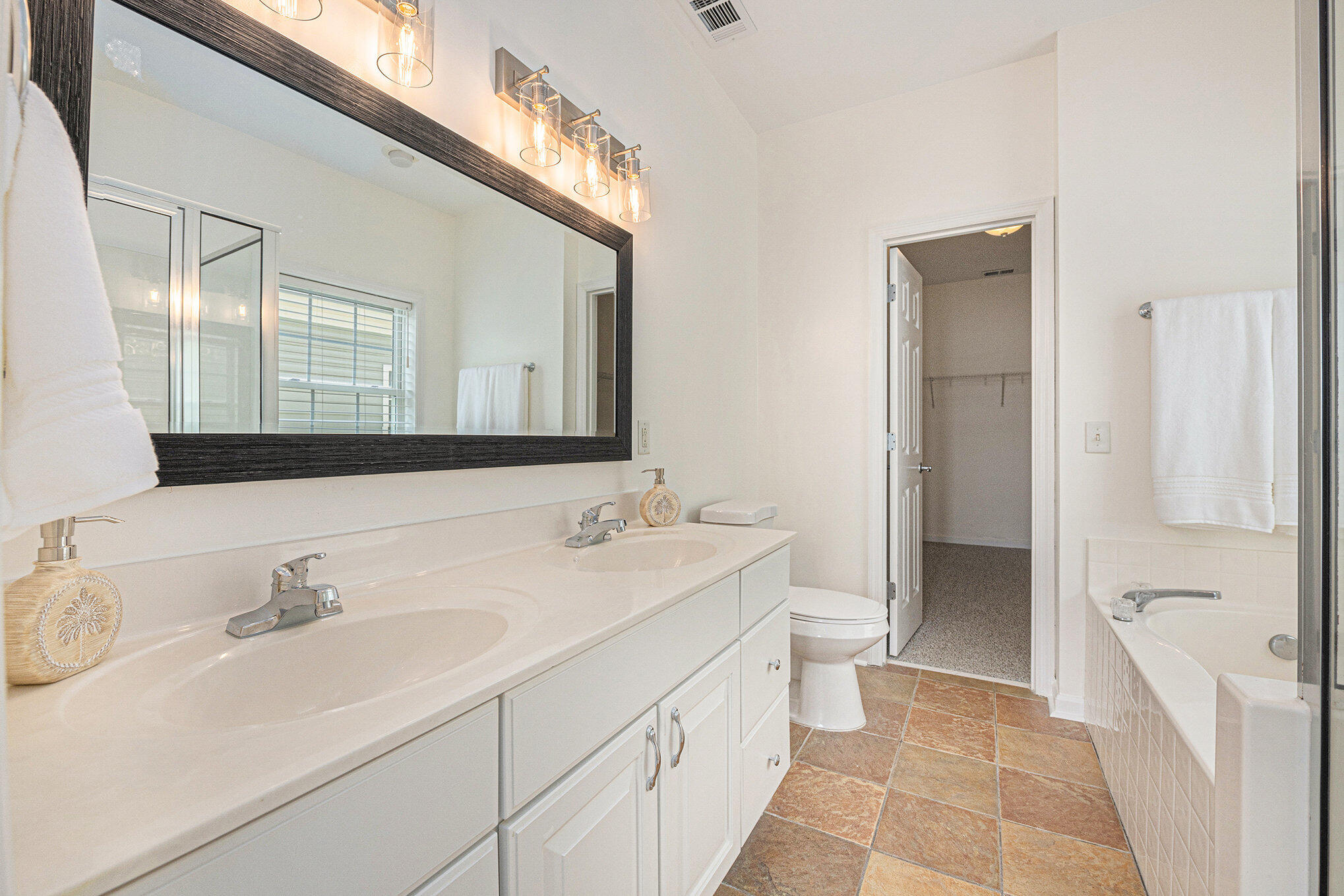 Folly Beach, South Carolina 29439, United States, 3 Bedrooms Bedrooms, ,3 BathroomsBathrooms,Residential,Active,119180