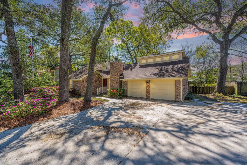 Photo of 1519 Kentwood Circle, Charleston, SC 29412 (MLS # 26009462)