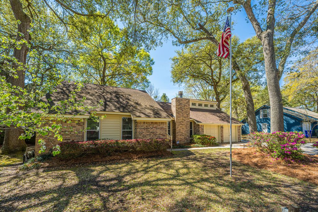Photo of 1519 Kentwood Circle, Charleston, SC 29412 (MLS # 26009462)