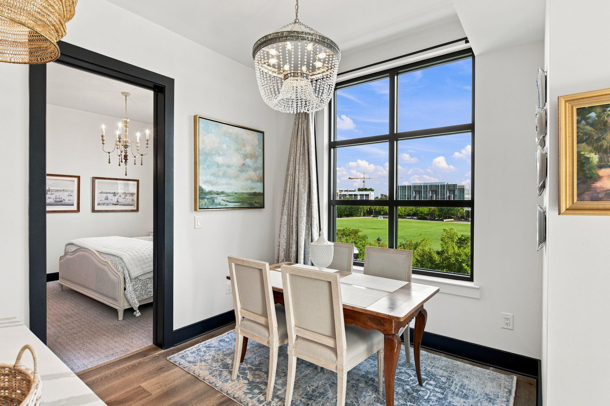 5 Gadsdenboro Street 319