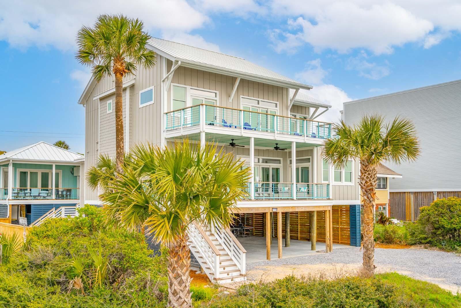 220 W Arctic Avenue