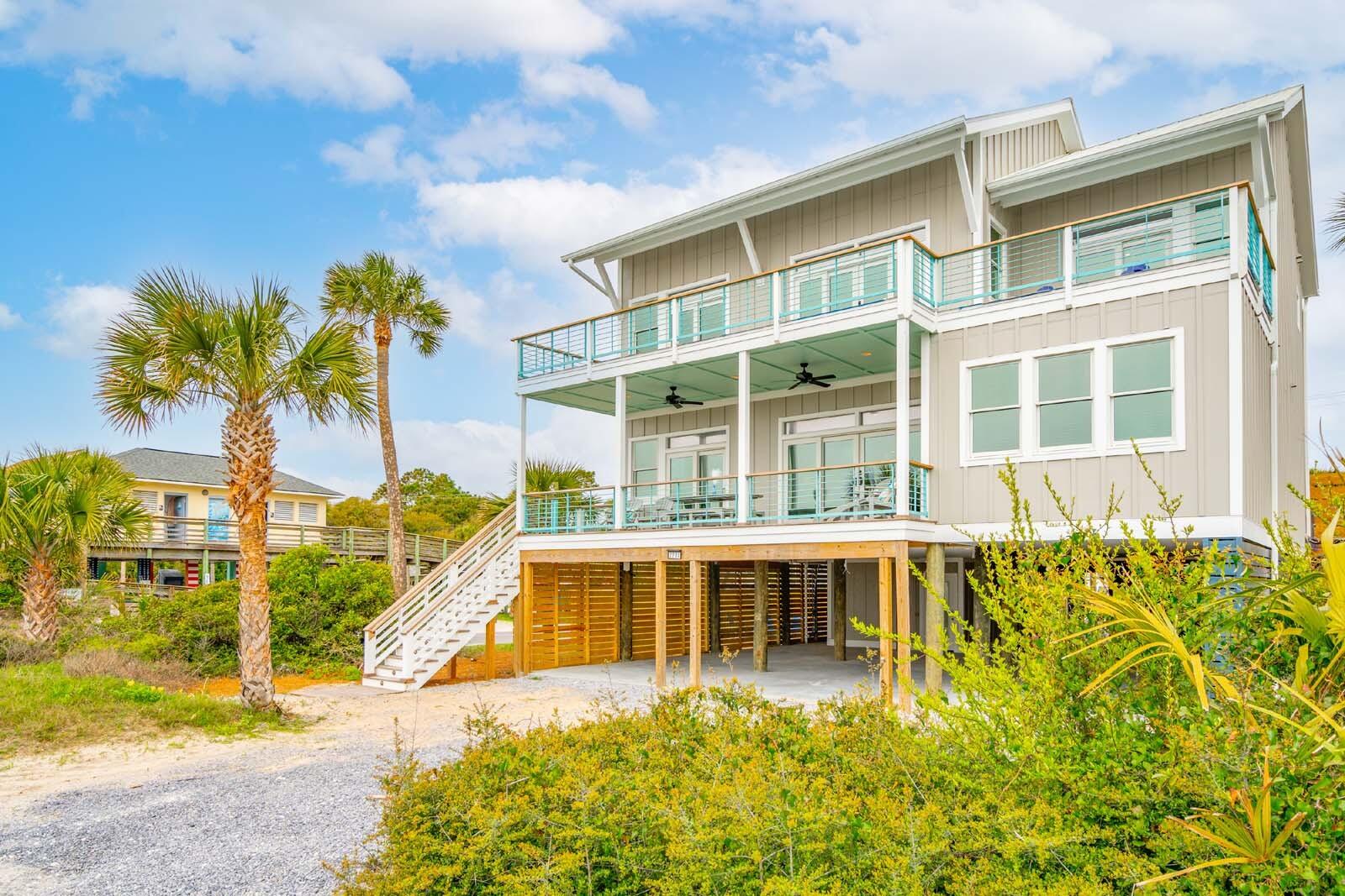 220 W Arctic Avenue