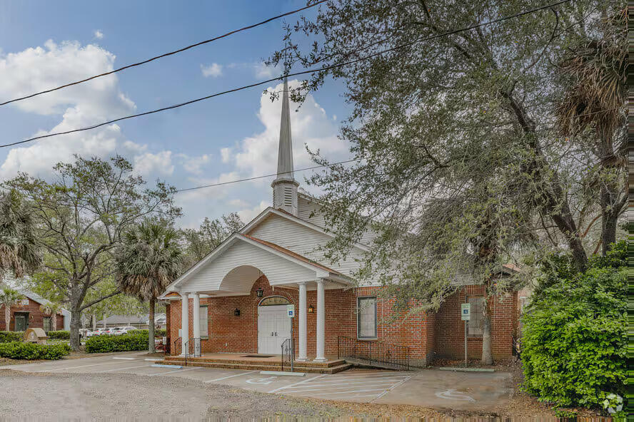 835 Magnolia Road