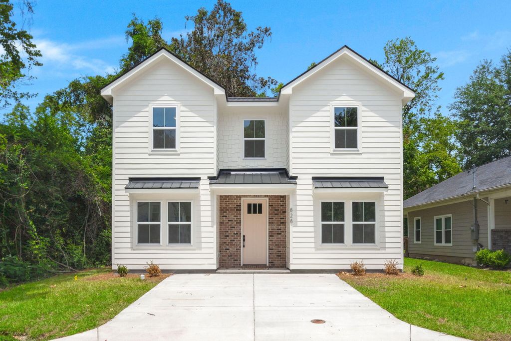 Photo of 828 5th Avenue, Charleston, SC 29407 (MLS # 26021273)