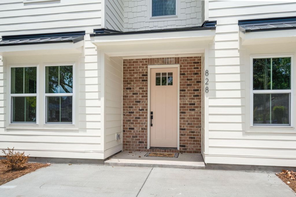 Photo of 828 5th Avenue, Charleston, SC 29407 (MLS # 26021273)