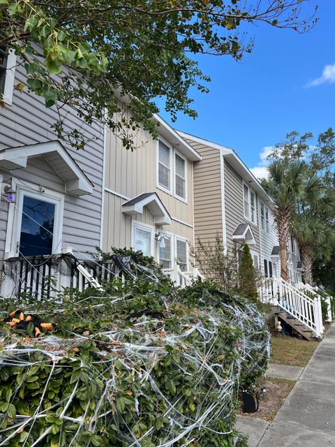 A home in North Charleston