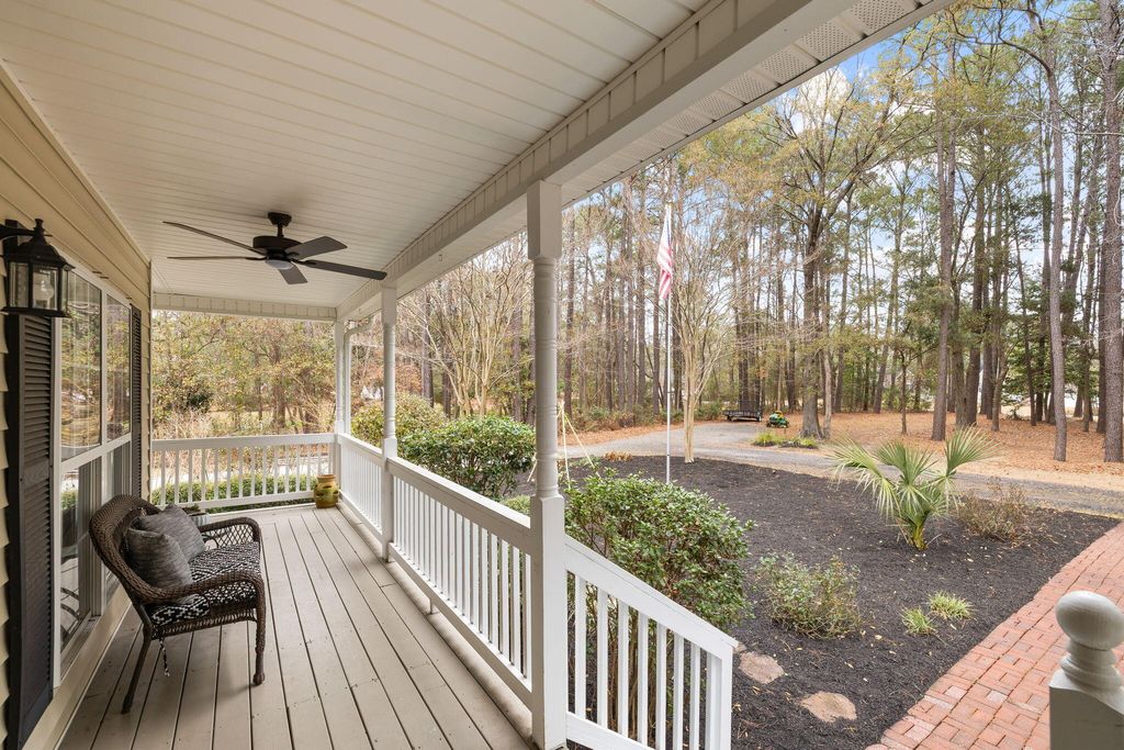 Photo of 204 Ferry Point Drive, Charleston, SC 29492 (MLS # 26003453)