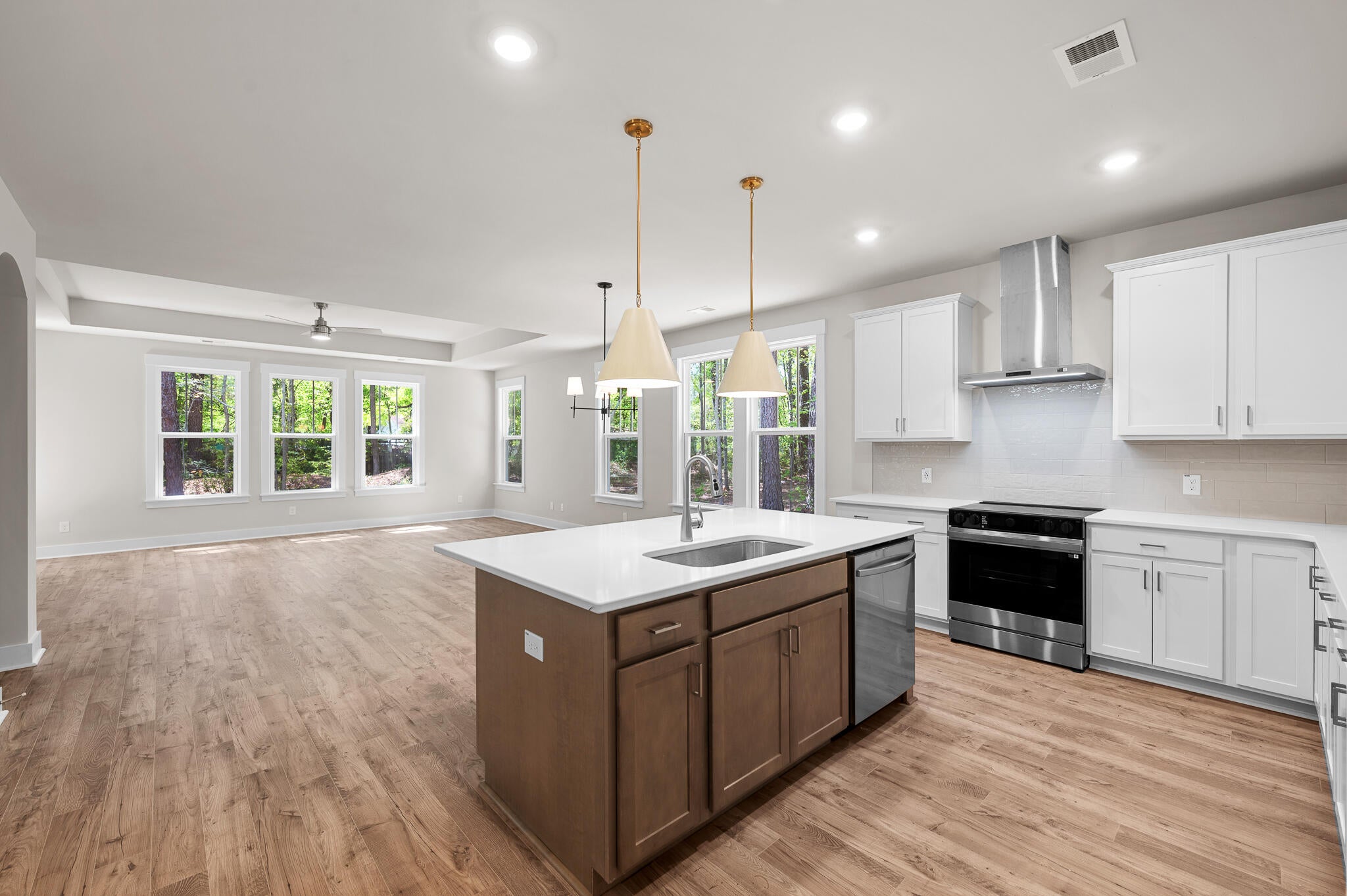5724 Gabe Moultrie Drive