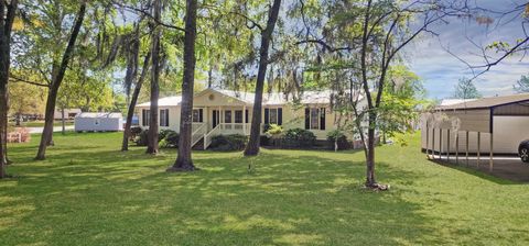 A home in Summerton