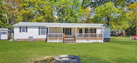 A home in Summerton