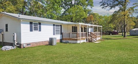 A home in Summerton