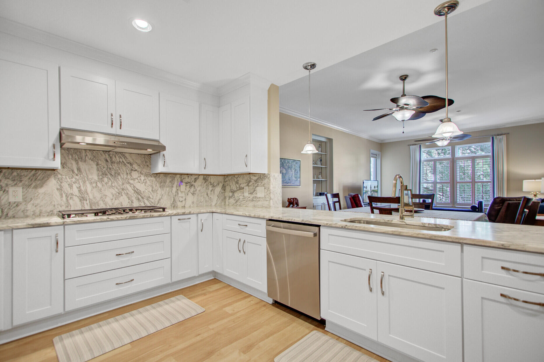 135 Pier View Street 201