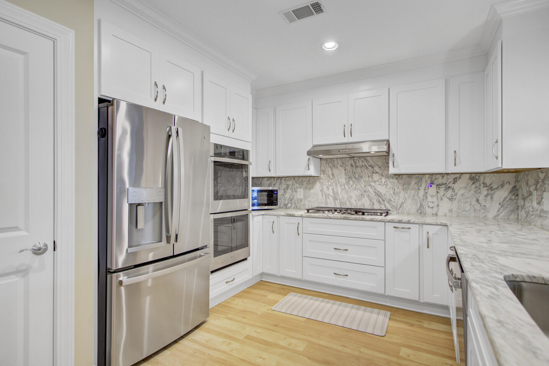 135 Pier View Street 201