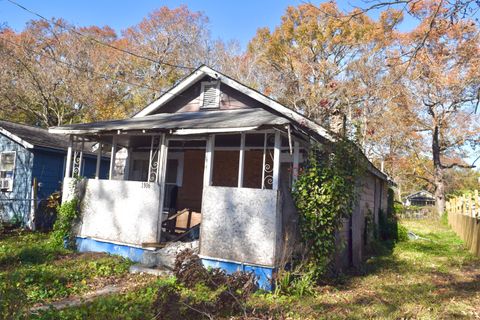 A home in North Charleston