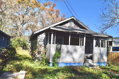 A home in North Charleston