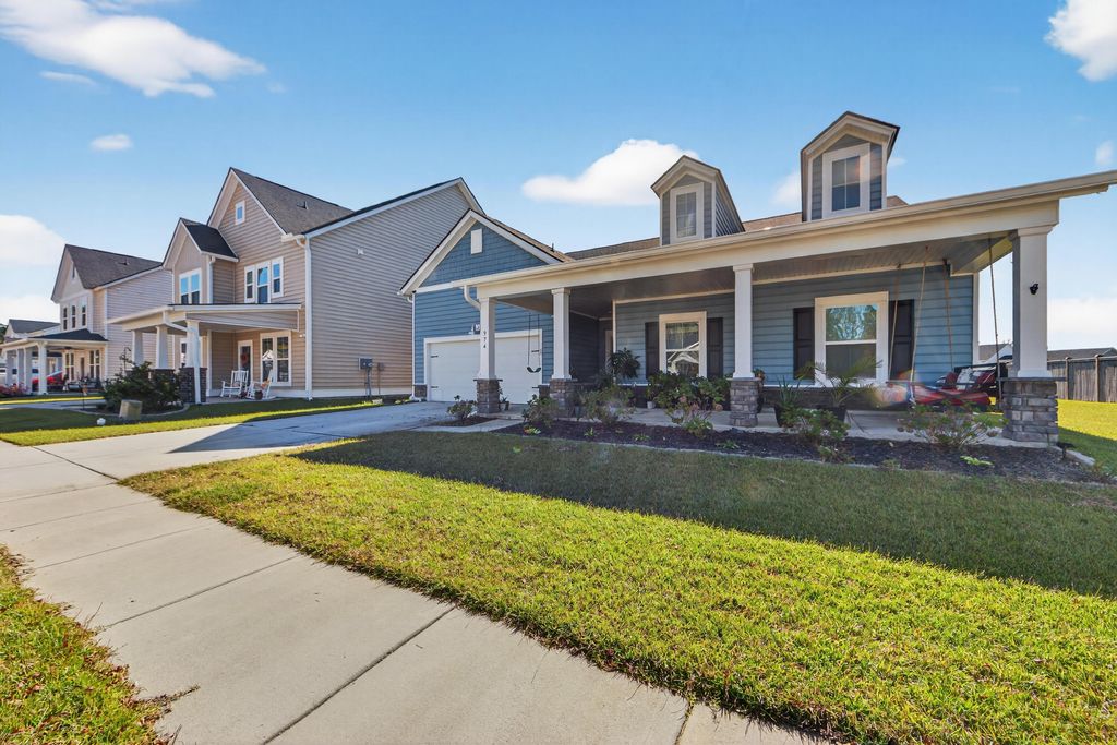 Photo of 974 Arrowwood Way, Summerville, SC 29485 (MLS # 25029088)