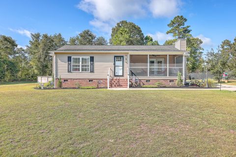 A home in Summerton