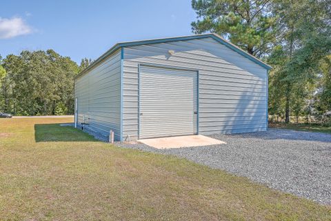 A home in Summerton