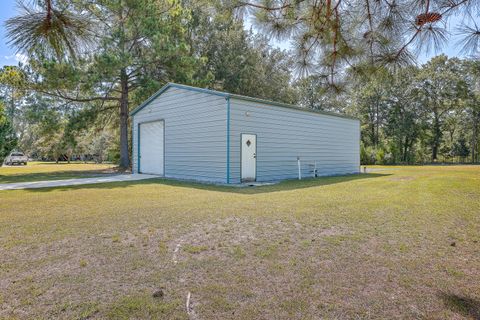 A home in Summerton