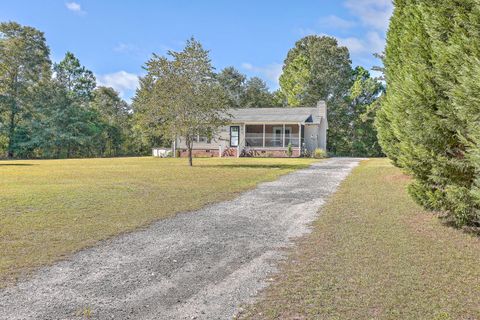 A home in Summerton