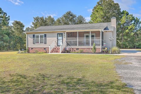 A home in Summerton