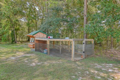 A home in Summerton