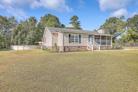 A home in Summerton