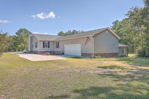 A home in Summerton