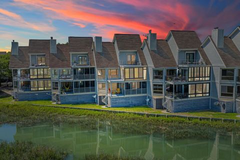 A home in Folly Beach