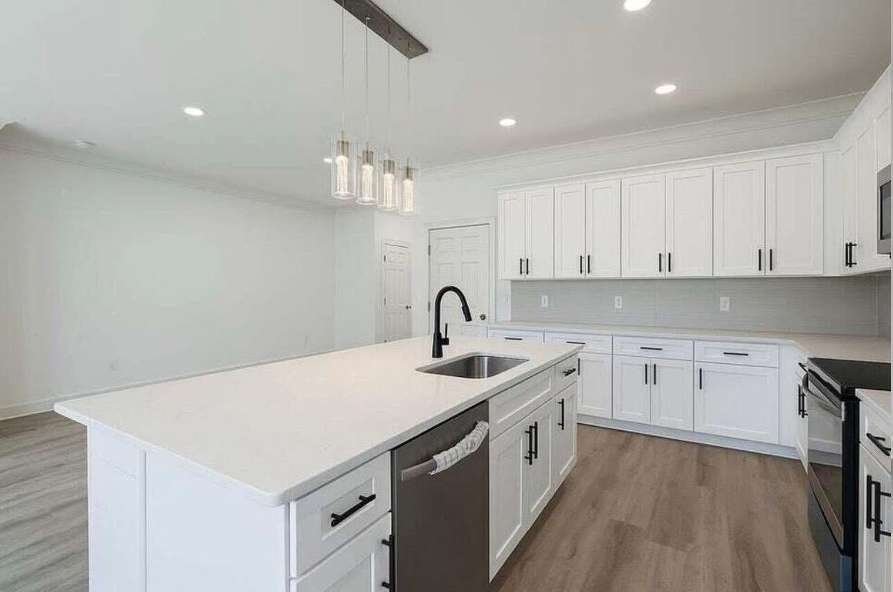 1904 Gumwood Boulevard