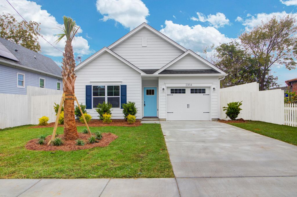 Photo of 2304 Delano Street, Charleston, SC 29405 (MLS # 25029093)