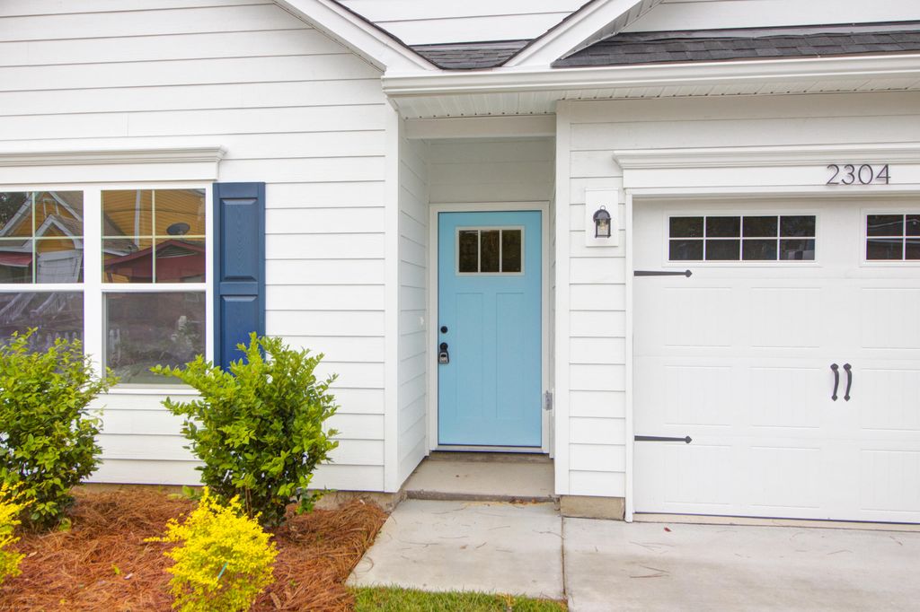 Photo of 2304 Delano Street, Charleston, SC 29405 (MLS # 25029093)