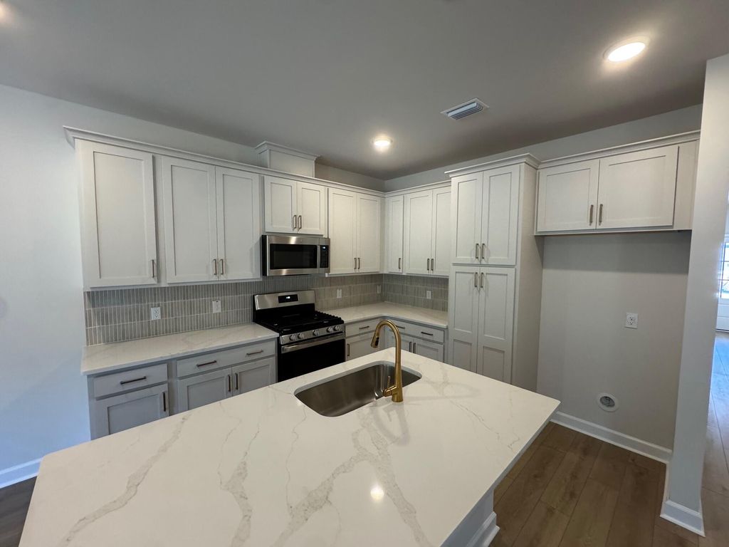 Photo of 1058 Dusk Drive, Summerville, SC 29486 (MLS # 26014606)