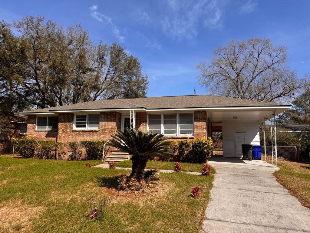 Photo of 5304 Eileen Street, North Charleston, SC 29418 (MLS # 26005276)