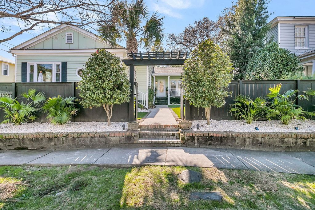 Photo of 119 Simons Street, Charleston, SC 29403 (MLS # 26002018)