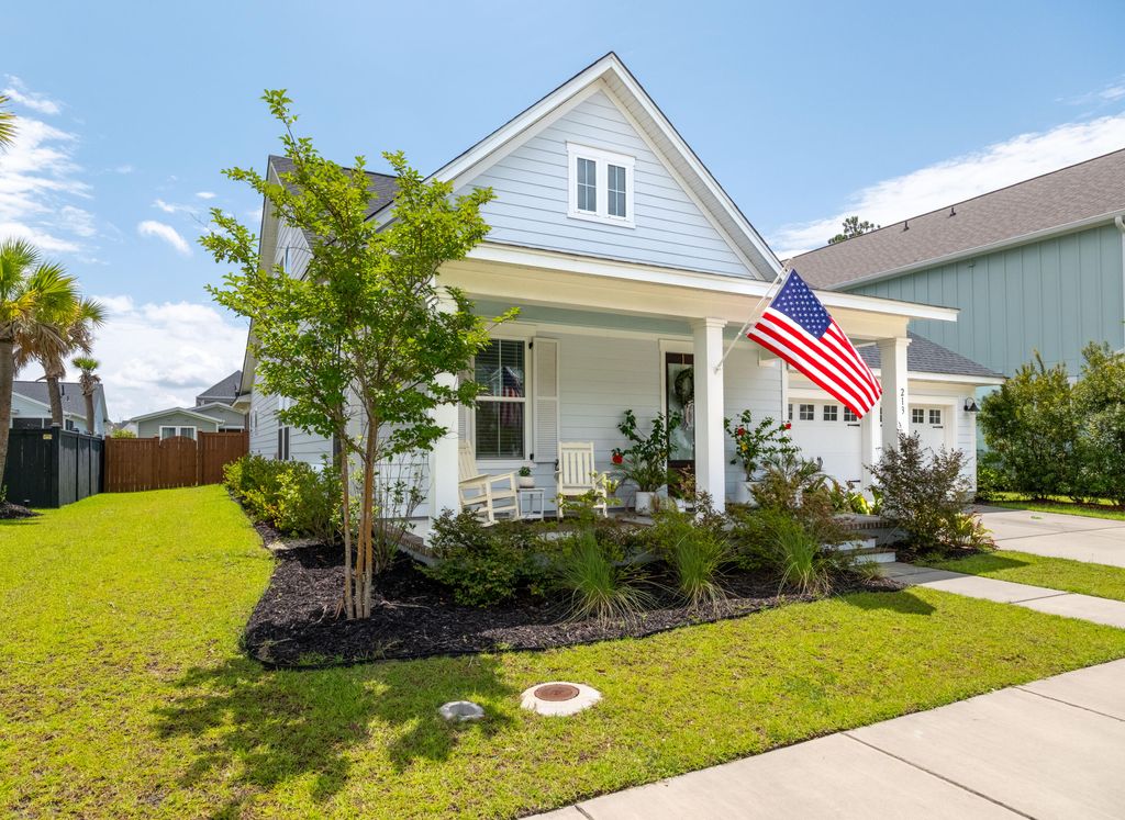 Photo of 213 Clearblue Loop, Summerville, SC 29486 (MLS # 26017983)