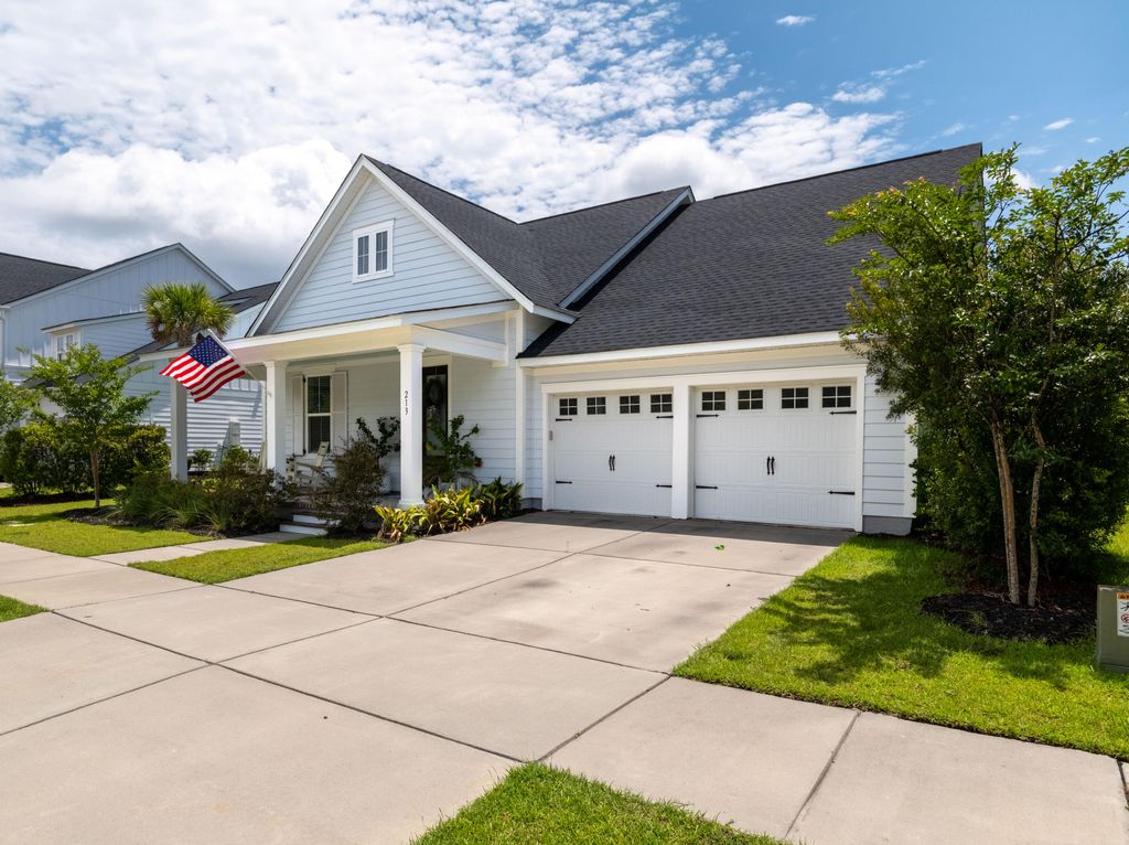 Photo of 213 Clearblue Loop, Summerville, SC 29486 (MLS # 26017983)
