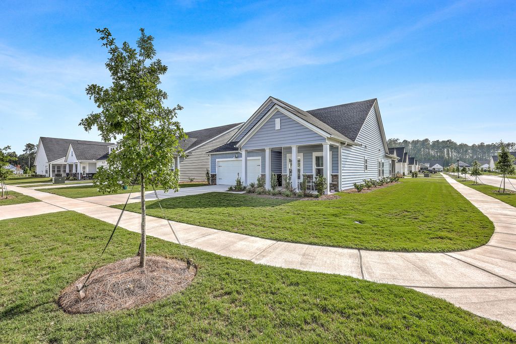 Photo of 1121 Cooper Pt Street, Summerville, SC 29485 (MLS # 25021996)