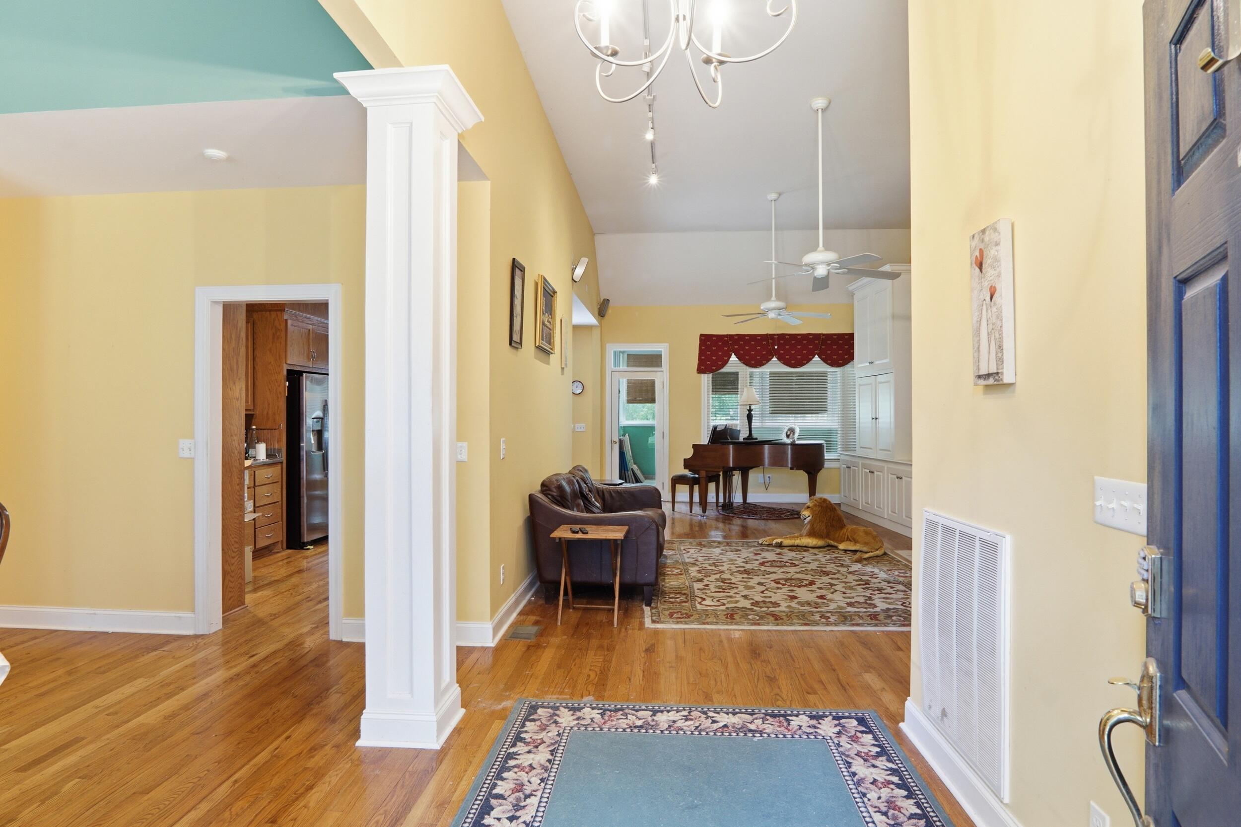 8737 Herons Walk