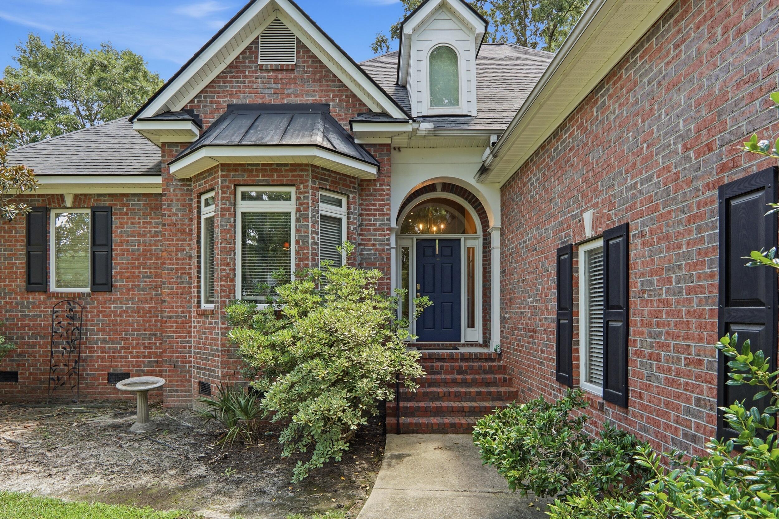 8737 Herons Walk