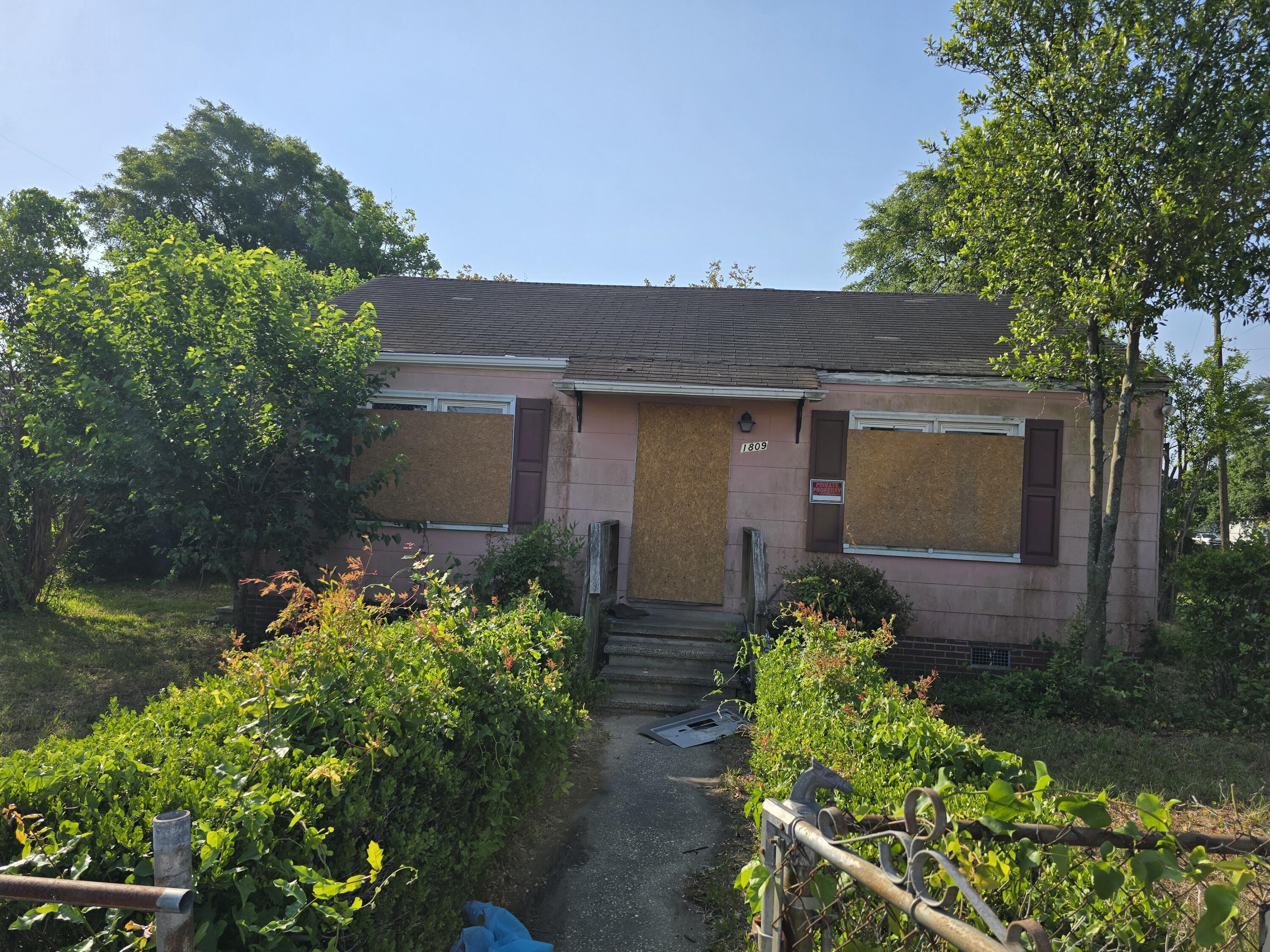 1809 Grayson Street
